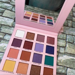 WONDERLAND Eyeshadow Palette